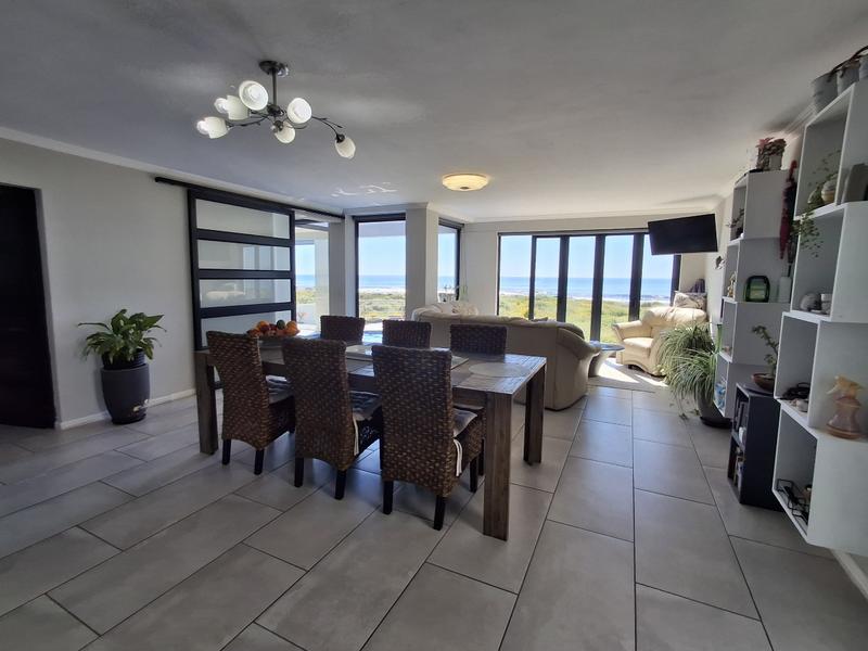 5 Bedroom Property for Sale in Sandy Point Western Cape